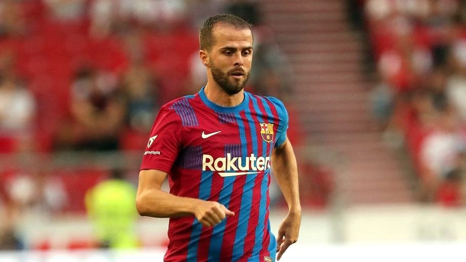 Barcelona Pinjamkan Pjanic ke Besiktas