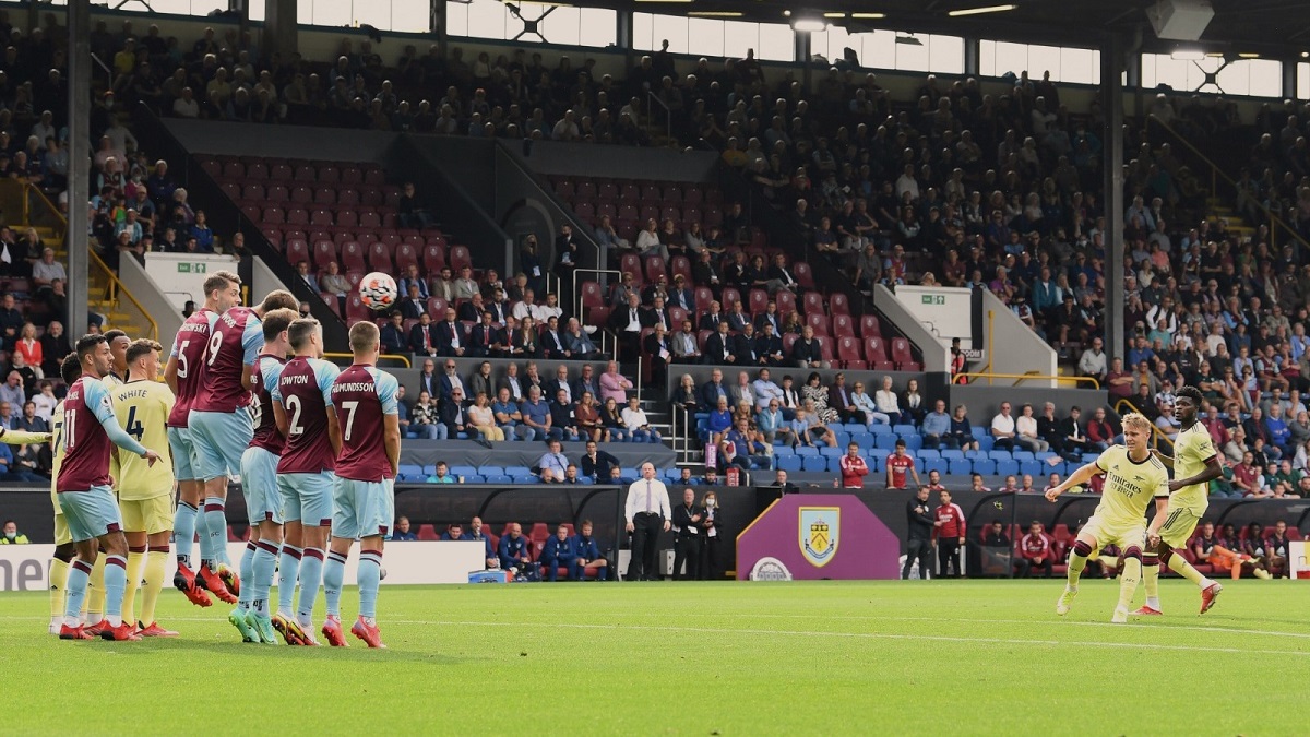 Burnley 0 vs 1 Arsenal: Tendangan Bebas Odegaard Pastikan Kemenangan Beruntun