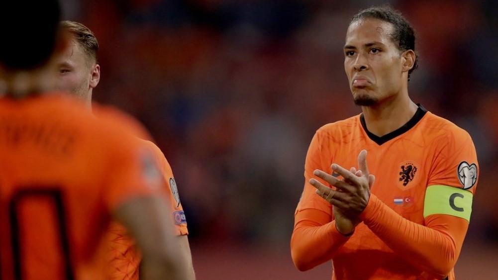 Cedera Pergelangan Kaki, Virgil van Dijk Pastikan Tak Parah