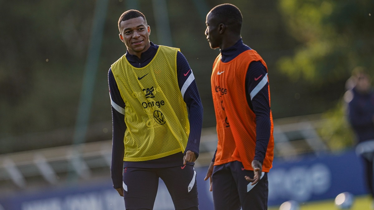 Soal Mbappe, Varane Tegaskan Prancis Bersatu dalam Baik dan Buruk