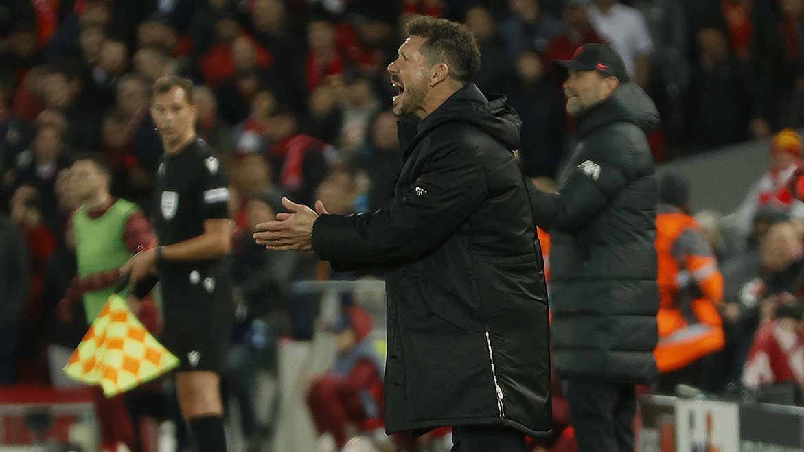 Simeone Kecam Ofisial Setelah 10 Pemain Atletico Kalah dari Liverpool