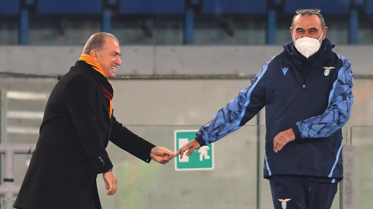 Lazio 0 vs 0 Galatasaray: Sarri Salahkan Lapangan, Terim Klaim Pantas di Atas Si Elang