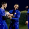 Memphis Depay dan Virgil van Dijk