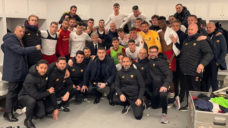 Mourinho posting foto sedih tim Roma