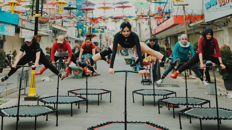 Trampoline dance fitness