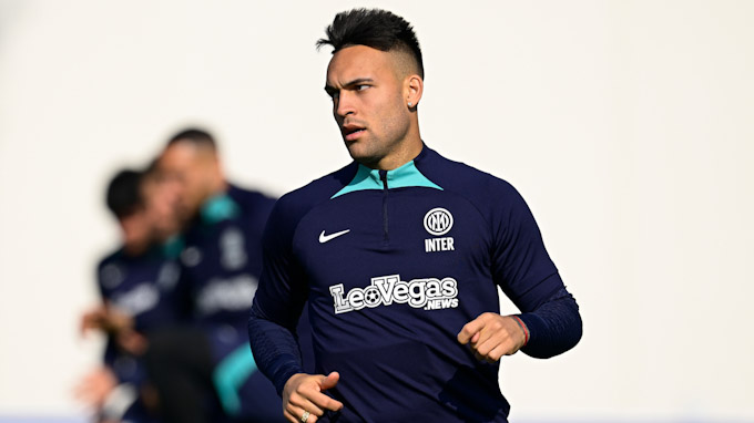 Prediksi Inter vs Udinese. Lautaro Martinez berlatih.