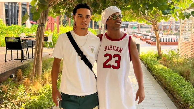 Ronaldinho dan Joao Mendes