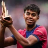 Raphinha Memberi Hadiah iPhone Emas kepada Bintang Muda Barca Lamine Yamal