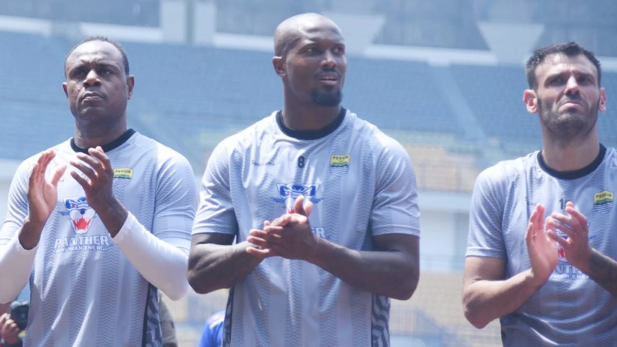 Penyerang Persib Gervane Kastaneer