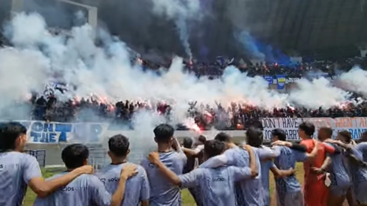 Ribuan Bobotoh suntik semangat skuad Persib Bandung